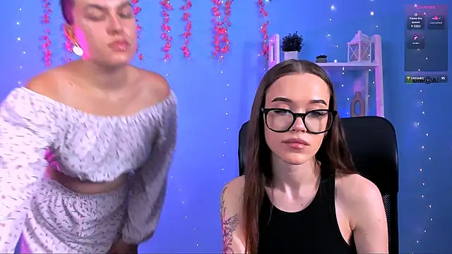 emma dark   online show from July 20, 10:39 am