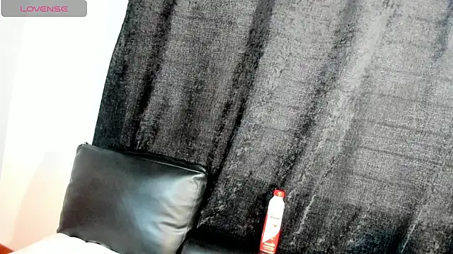 love amor  online show from April 23, 9:39 pm