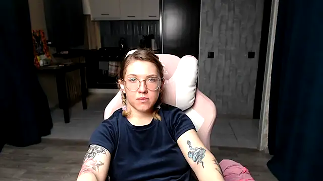 Reginasmilee online show from September 15, 1:25 am