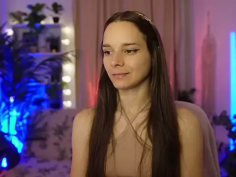 Anna Leah  online show from July 19, 7:05 pm