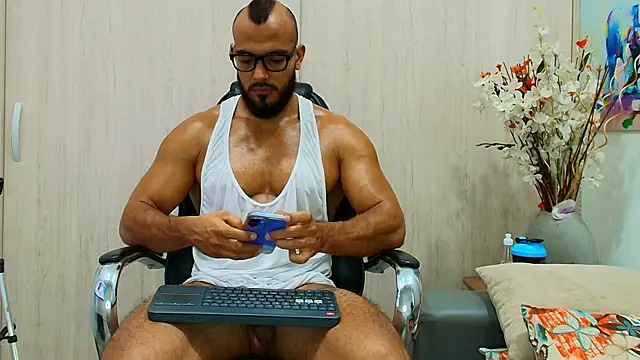 karymmusclet777 online show from July 2, 9:43 pm
