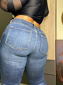 Naughtyhotwifey online show from July 12, 8:04 am