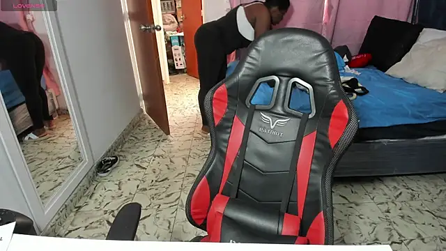 LupeAdams online show from March 15, 10:01 pm