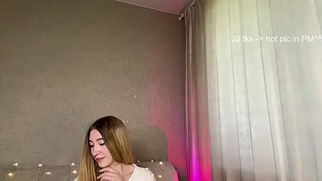 creamberryy online show from July 17, 9:13 am