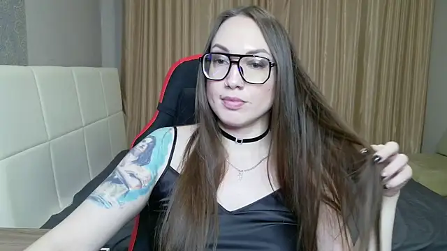 CarolineGlow  online show from July 21, 7:14 pm