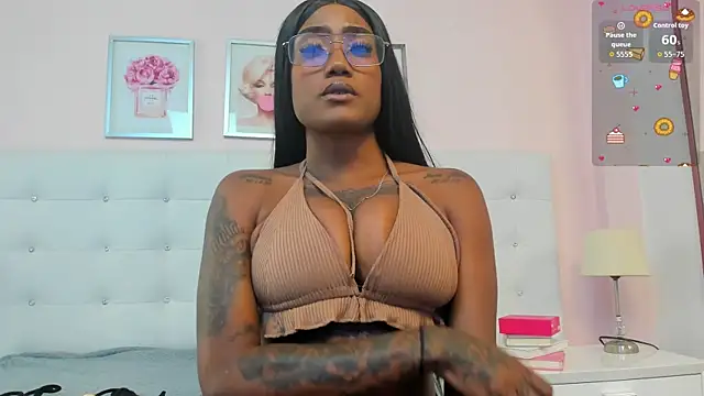 TattiBellX online show from July 22, 6:31 pm