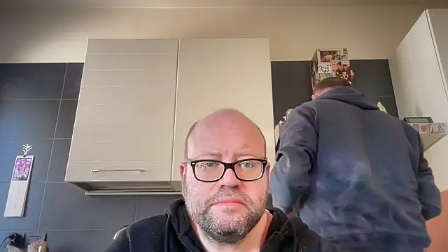 theitalianbear online show from April 7, 11:01 am