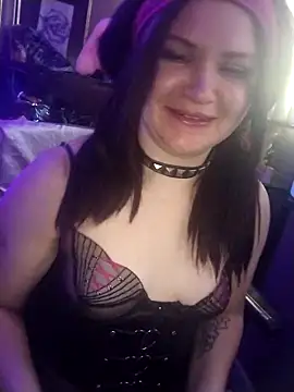 Maddiivy6996 online show from May 7, 3:27 pm