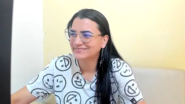 MARILYN GARCIA online show from April 25, 3:42 pm