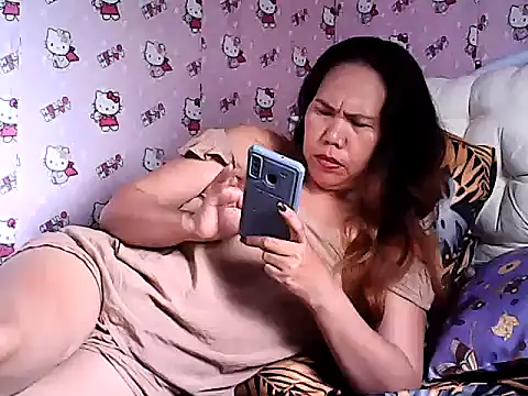 lovely-asian online show from December 19, 1:54 am