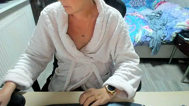 Snapshot of minoesje37 chatting on October 7, 7:40 pm minoesje37 online show from October 7, 7:40 pm