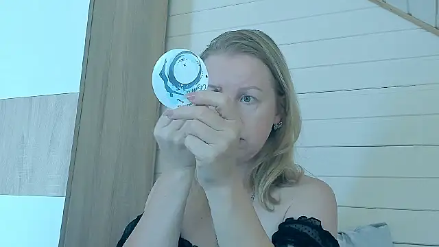 I AM MILF online show from July 29, 6:46 am