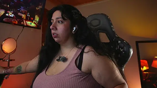Snapshot of coraline_latin chatting on October 8, 1:21 am coraline latin online show from October 8, 1:21 am