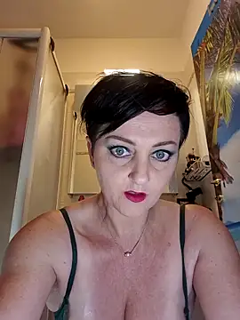 lucillabollente online show from April 27, 4:09 am