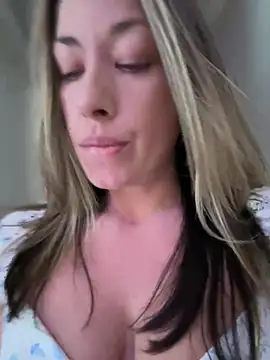  NinaLuvSins  online show from April 24, 8:00 pm