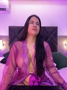 Zafira Alabi online show from April 26, 4:16 pm