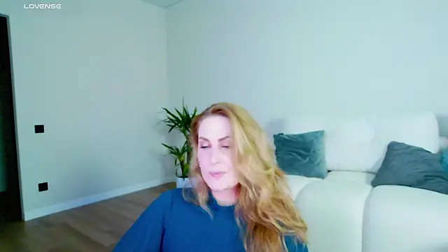 Miss Magic Eyes  online show from November 10, 2:12 pm