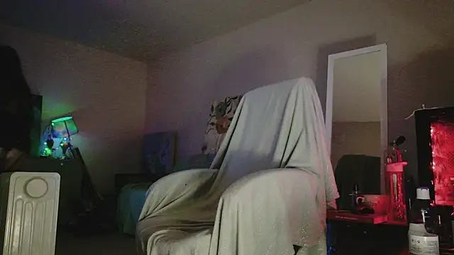 lara heaven online show from March 29, 3:33 pm