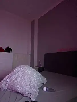  MelinaCurves  online show from April 9, 9:09 pm