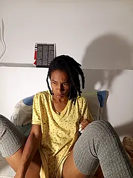 Snapshot of africa_deluxe chatting on October 18, 1:25 pm africa deluxe online show from October 18, 1:25 pm