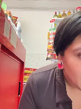 emilyjohanson online show from December 18, 3:50 pm