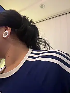 emilyjohanson online show from April 21, 3:35 am