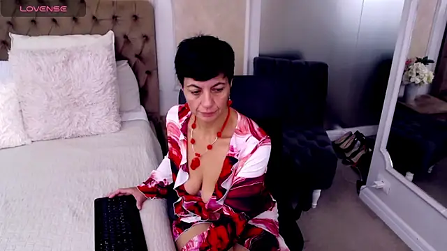 BustyPenellope online show from October 6, 2:50 am