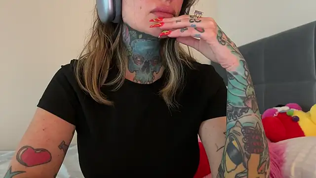 airgeadx online show from April 23, 5:04 pm