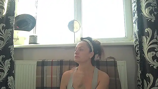 LindaStarS online show from April 28, 4:22 pm