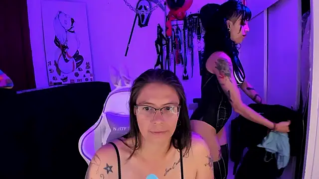 dungeongirls online show from October 10, 9:09 pm