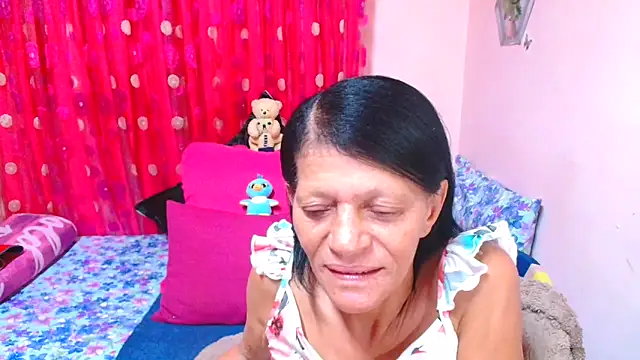 SLUTTYROXY online show from April 26, 4:21 am