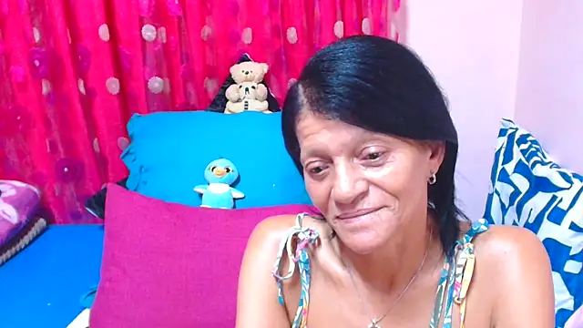 SLUTTYROXY online show from April 19, 6:10 pm