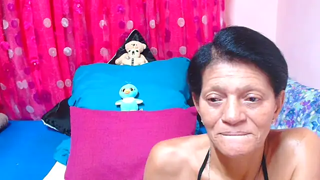 SLUTTYROXY online show from February 12, 7:04 pm