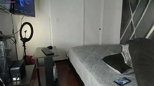 moonsweet1 online show from April 27, 6:49 pm