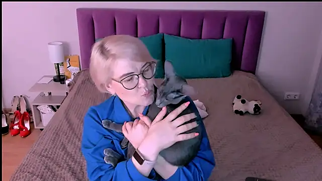 sabrinamacmarren online show from October 25, 4:47 pm