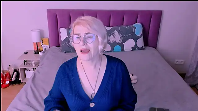 sabrinamacmarren online show from October 3, 6:57 pm