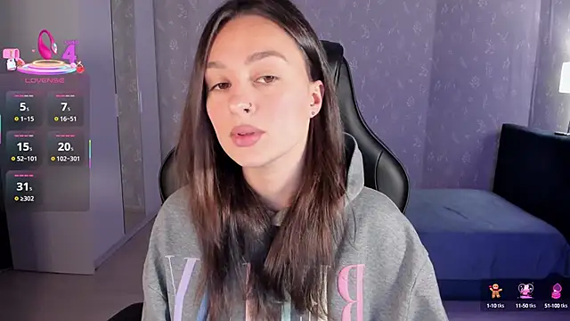Snapshot of EllaFresh chatting on October 12, 12:13 am EllaFresh online show from October 12, 12:13 am