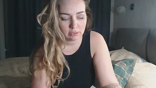 xxkristinaxx online show from December 17, 8:24 pm