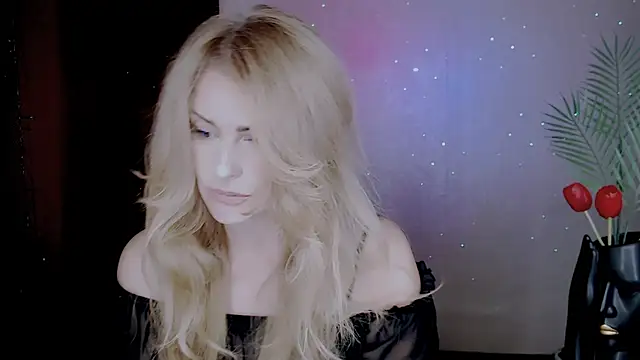 Snapshot of Eleonores chatting on October 12, 5:10 am Eleonores online show from October 12, 5:10 am