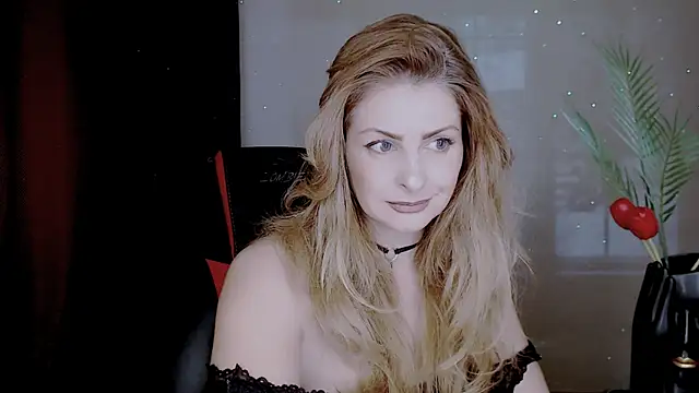 Snapshot of Eleonores chatting on October 19, 5:42 am Eleonores online show from October 19, 5:42 am