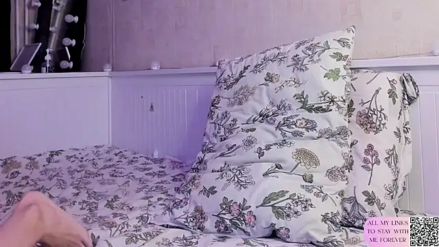 MaryDreaminess online show from April 22, 9:12 pm