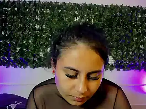 AbbyTaylorr online show from April 20, 12:13 am