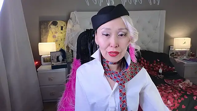 RoxalanaStar online show from March 29, 10:03 am