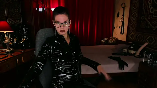 MargoTigress online show from October 3, 11:15 am