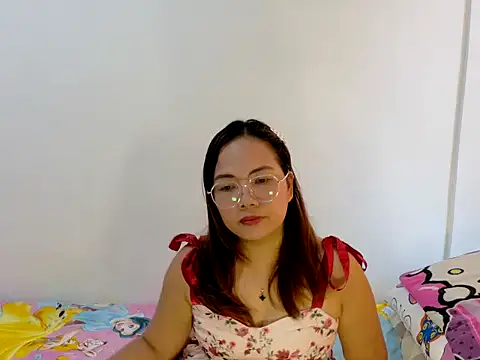 BURBERRY69 online show from April 5, 2:32 am