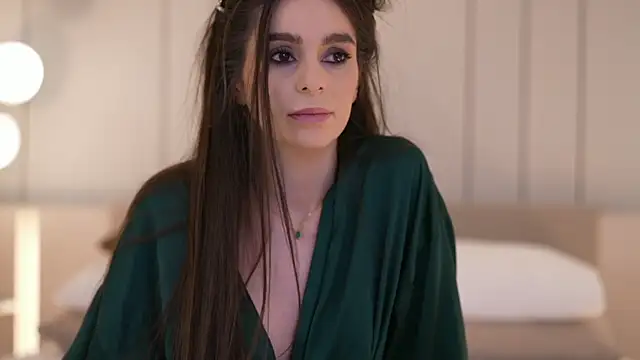 DoviaClaire online show from January 16, 8:32 am