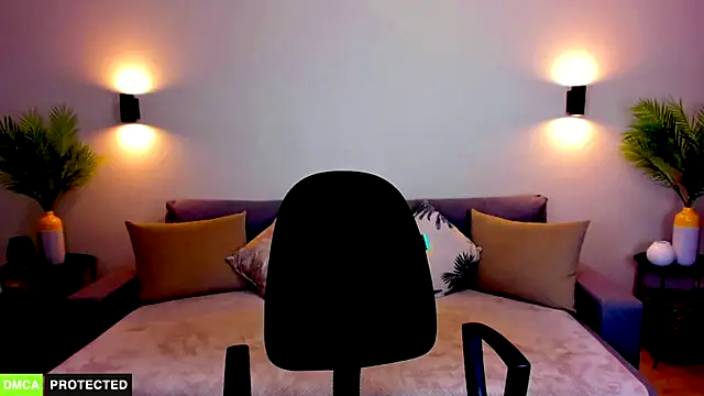 TheWoman   online show from April 27, 7:22 pm