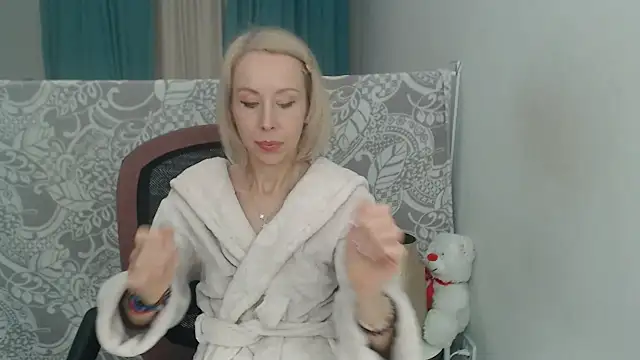 LuxuryNika online show from November 23, 4:52 pm