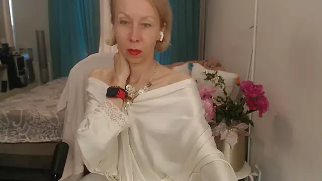 LuxuryNika online show from June 10, 2:49 pm