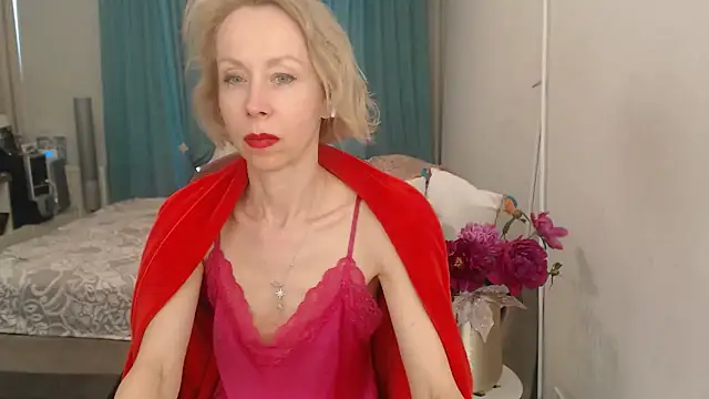 LuxuryNika online show from June 3, 2:44 pm